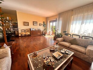 Prestigioso appartamento di 180 m² in vendita Via Posillipo, 205, Napoli, Campania