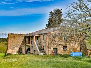 Stupendo Casale toscano da Ristrutturare in Vendita a Trequanda