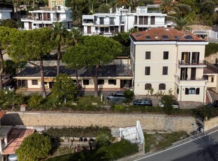 Vendita Villa, in zona CENTRO, BORDIGHERA