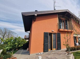Villa a schiera in vendita a Lambrugo