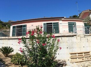 Villa a schiera in vendita a Rapallo