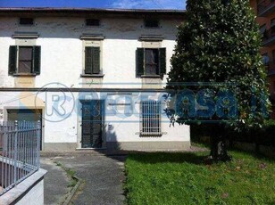 Villa da ristrutturare, in vendita in Via S. Tommaso, Santa Croce Sull'arno