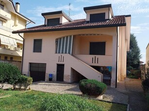 Villa in vendita a Bareggio