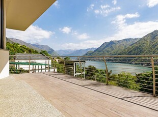 Villa in vendita a Como