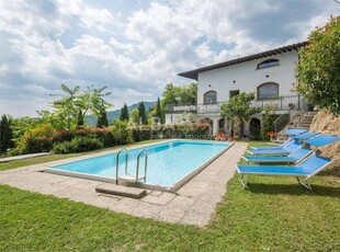 Villa in vendita a Pescia