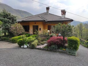 Villa in vendita a Sant'Omobono Terme