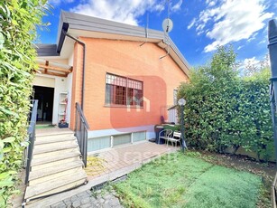 Villa in Vendita in Via Civita d'antino a Roma