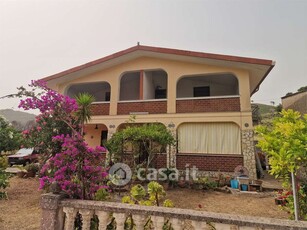 Villa in Vendita in Via Giacomo Puccini 35 a Torretta