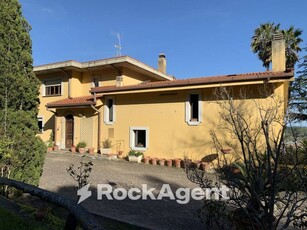 Villa in vendita Viale Vincenzo de Filippis, Catanzaro, Calabria