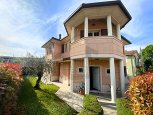 Villa singola in ottime condizioni con garage