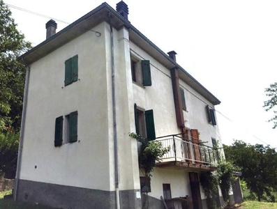 Casa singola da ristrutturare in zona Savoniero a Palagano