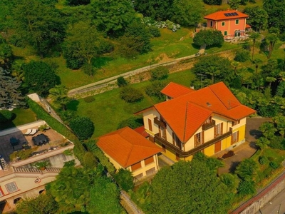 Prestigiosa villa di 1000 mq in vendita, Via Lago, Meina, Novara, Piemonte