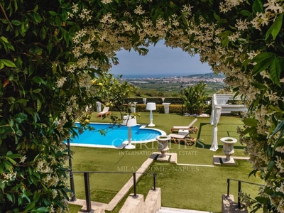 Prestigiosa villa di 724 mq in vendita, contrada Pirrera, San Pier Niceto, Sicilia