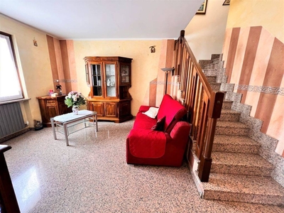 Villa a schiera in Via Belvedere 14 a Povegliano Veronese