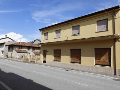 Edificio-Stabile-Palazzo in Vendita ad Mariano del Friuli - 149000 Euro