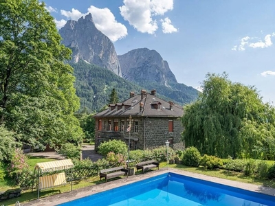 Esclusiva villa di 1033 mq in vendita Castelrotto, Italia