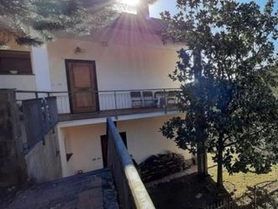 Villa Bifamiliare in Vendita a 8 minuti dal mare