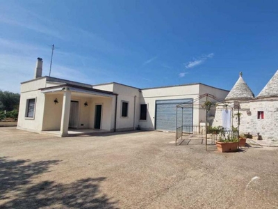 villa indipendente in vendita a Cisternino