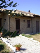 Casa singola in ottime condizioni a Montefiore Dell'Aso