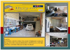 garage in vendita a Noto