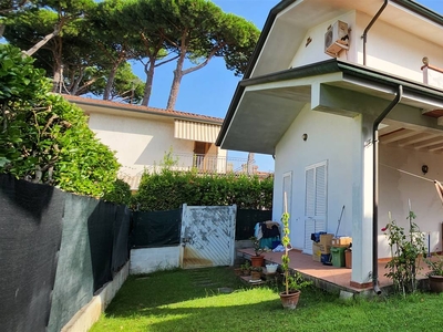 Casa singola in vendita a Montignoso Massa Carrara Cinquale