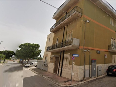 Palazzo in vendita a Adelfia Bari