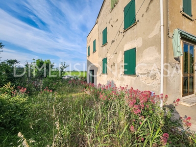 Casa singola da ristrutturare a Cavezzo