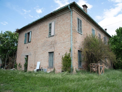 Casa singola in Via Argini di Mezzano 8 in zona Camerlona a Ravenna
