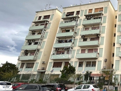 Appartamento in Via Emanuele Gianturco, Napoli (NA)