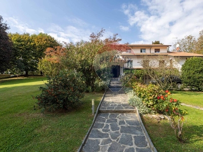 Villa in vendita a Cernusco Lombardone