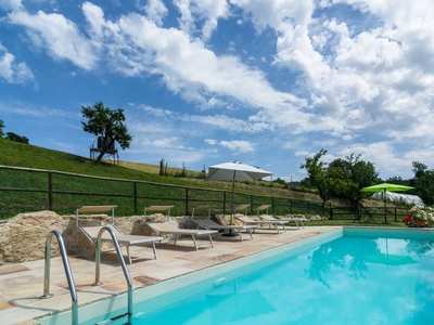 Casa con piscina, giardino e terrazza + vista panoramica