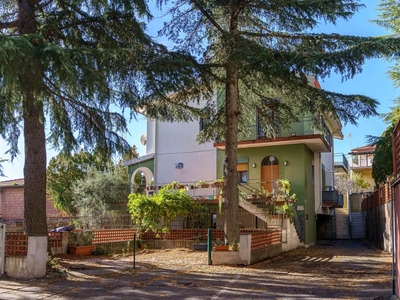 Casa semi indipendente in vendita a Nicolosi Catania