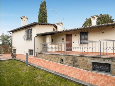 Confortevole casa a Arezzo con barbecue, piscina e giardino