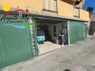 Garage / Posto auto in Via Sepozzo in zona Testana a Avegno