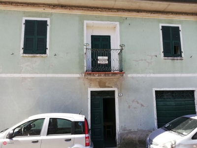 Casa indipendente con giardino a Bagnone