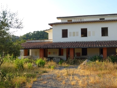 Casa indipendente con giardino a Monsummano Terme