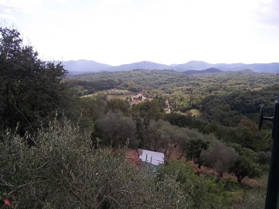 Casa indipendente con terrazzo a Bagnone