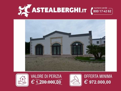 Albergo-Hotel in Vendita ad Castelluccio Dei Sauri - 972000 Euro