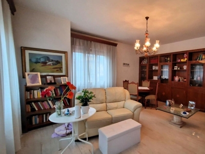 Appartamento a Santa Croce sull'Arno, 5 locali, 2 bagni, 140 m²
