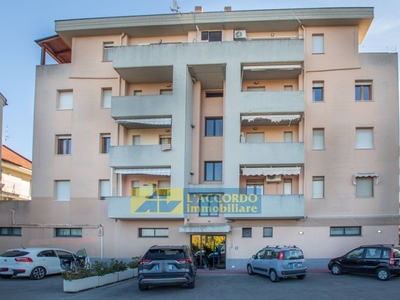 Appartamento in Vendita a Chieti, zona Madonna delle Piane, 178'000€, 120 m², arredato
