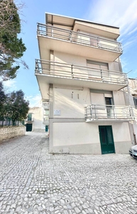 Appartamento in vendita a Palazzo Adriano Palermo