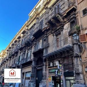 Appartamento in Vendita in Via Vittorio Emanuele 147 a Palermo