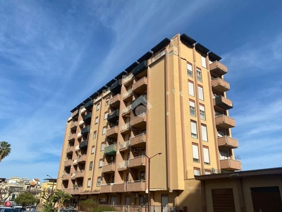Appartamento in Vendita in Largo dei mille 5 a Palermo