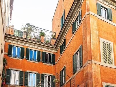Appartamento in Vendita in Via degli Zingari a Roma