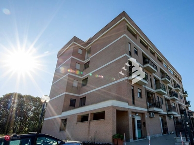 Appartamento in Vendita in Via Domenico Morelli a Roma