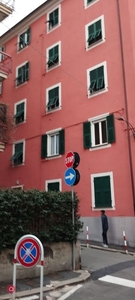 Appartamento in Vendita in Via Francesco Ravaschio a Genova