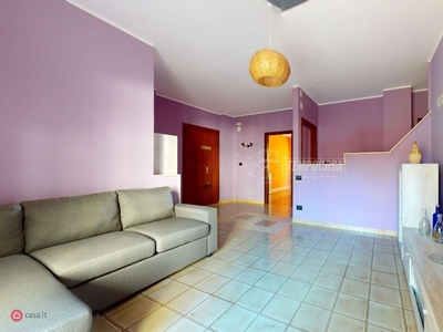 Appartamento in Vendita in Via Francesco Valentini a Turi