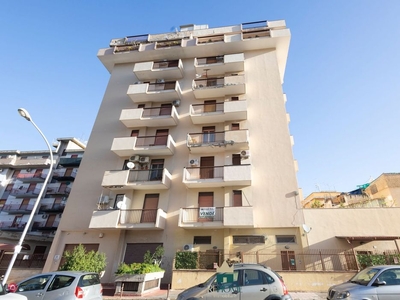 Appartamento in Vendita in Via gaetano di pasquale 3 a Palermo