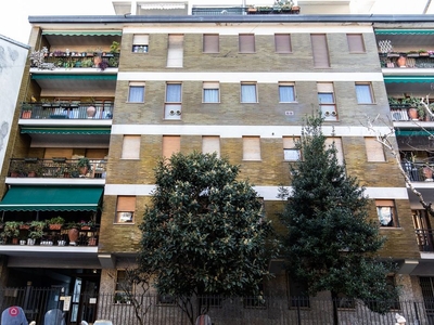 Appartamento in Vendita in Via Giorgio Chavez 6 a Milano
