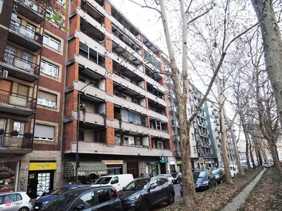 Appartamento in Vendita in Via Lorenteggio 139 a Milano
